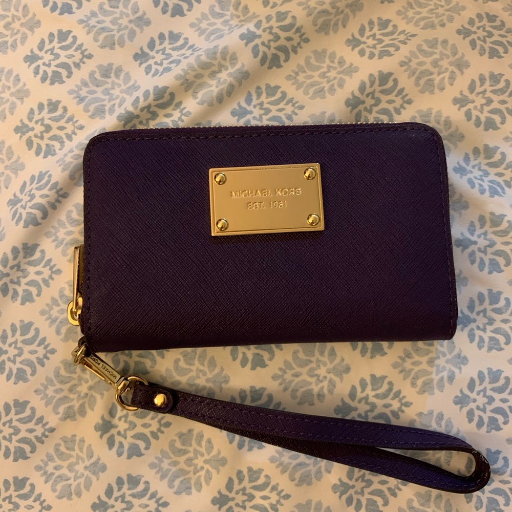 Michael Kors
Purple Saffiano Leather Wallet